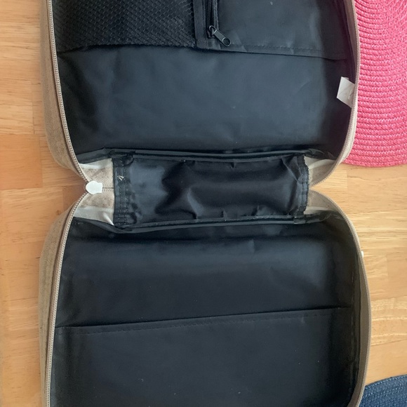 Bible carrier for your Bible. - Picture 2 of 5